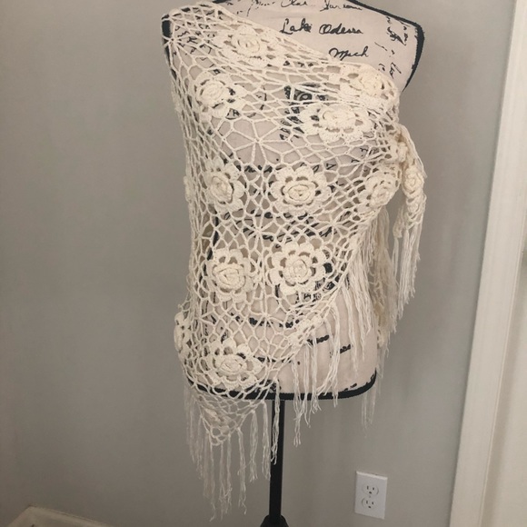 Vintage Crochet Fringed Shaw Triangle Scarf Wrap Handmade - Picture 5 of 13